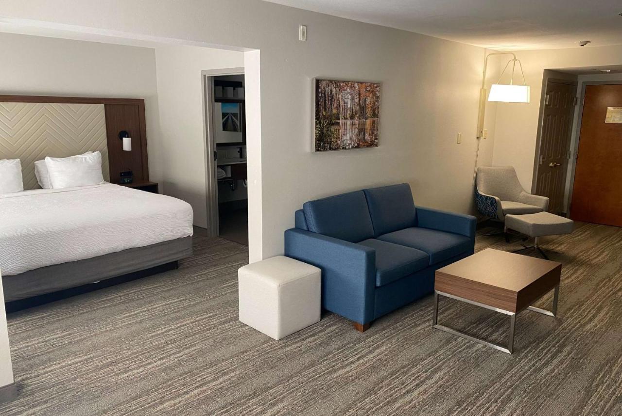 Wingate By Wyndham Lafayette Airport Hotel Exterior photo